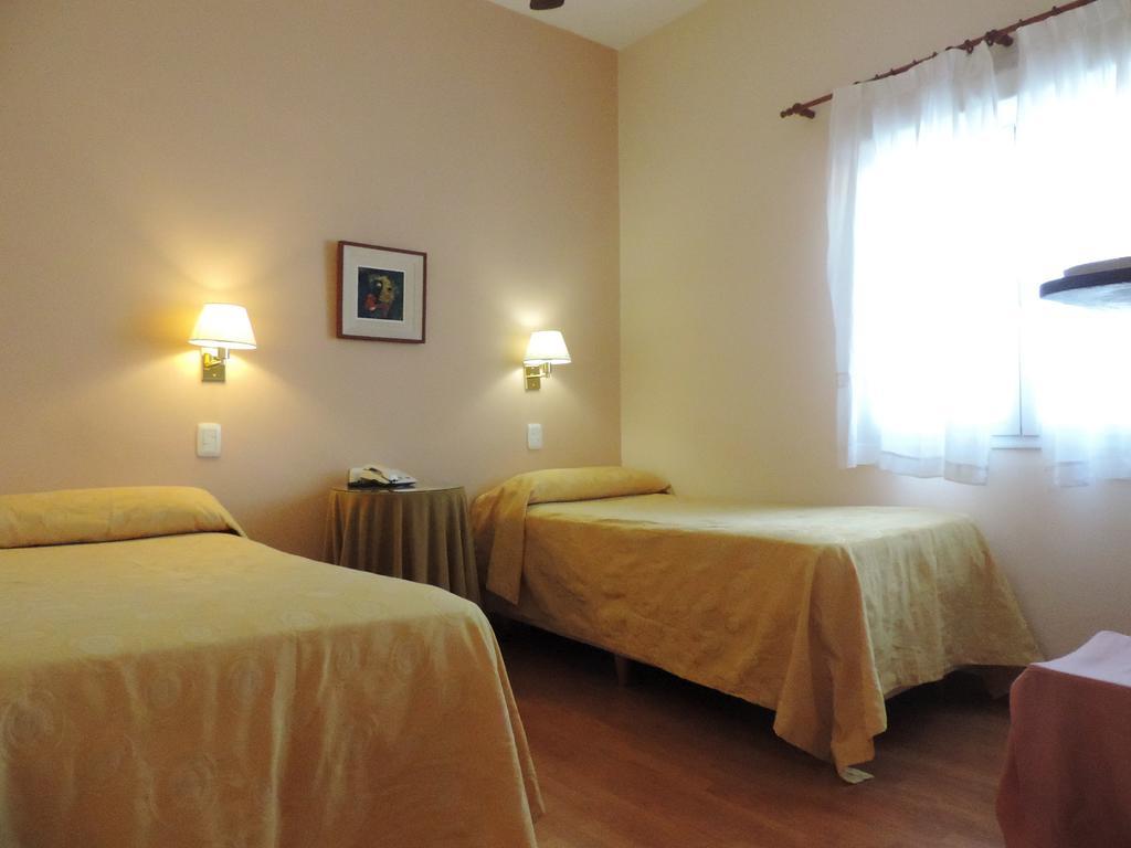Hotel Galicia Trelew Δωμάτιο φωτογραφία