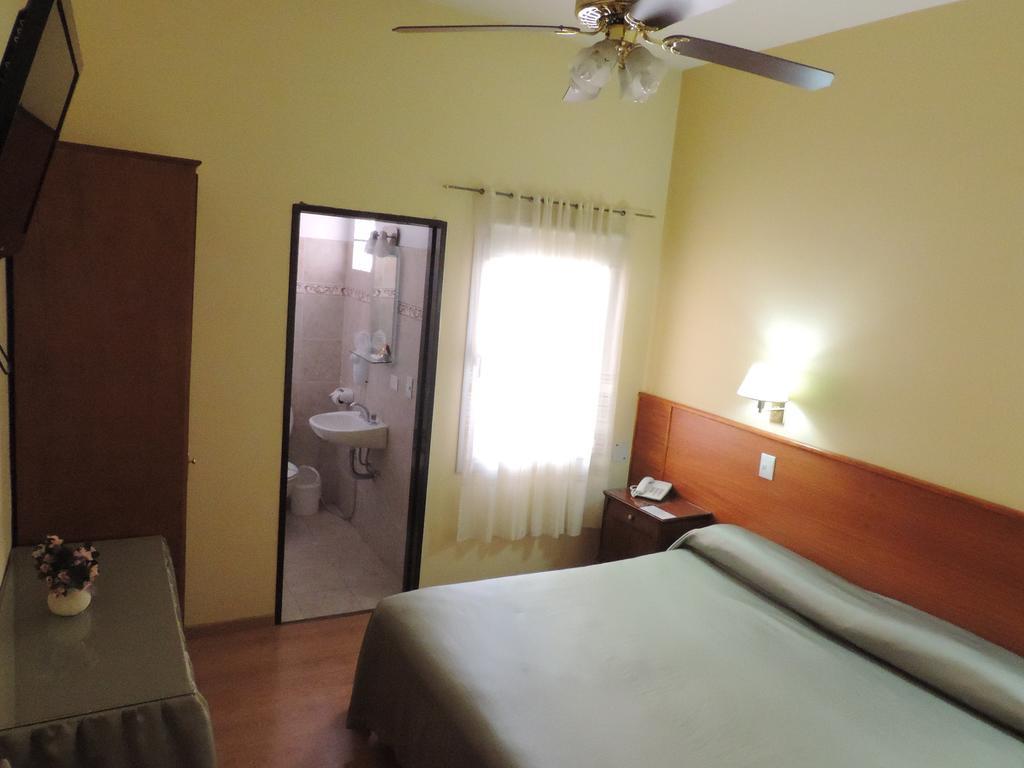 Hotel Galicia Trelew Δωμάτιο φωτογραφία